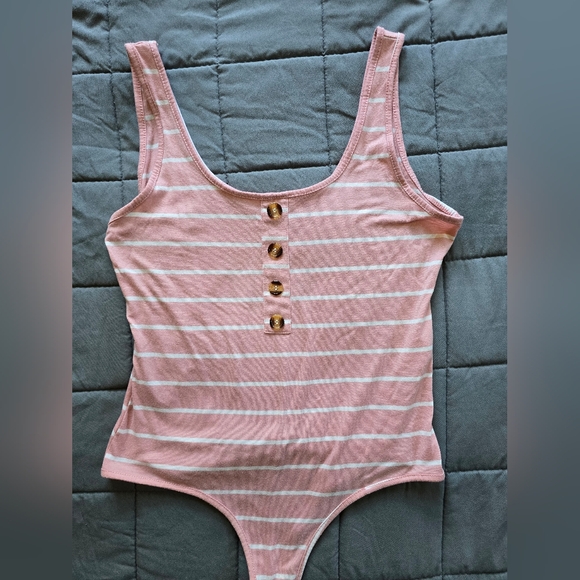 SHEIN Bodysuit - Picture 3 of 4